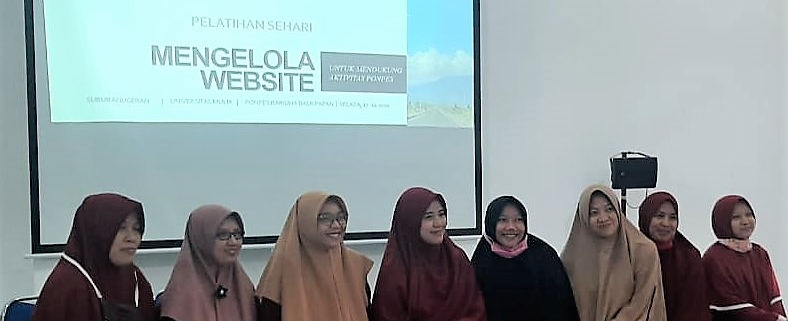 Foto bersama usai pelatihan mengelola website bagi pesantren di Balikpapan, Selasa (17/11). Foto: Istimewa