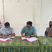 Penandatanganan kerja sama oleh Lurah Karang Rejo, Bapak Lukman dengan Dekan Fakultas Humaniora dan Kesehatan (FHK) Bapak Vidy, S,S.M.Si.