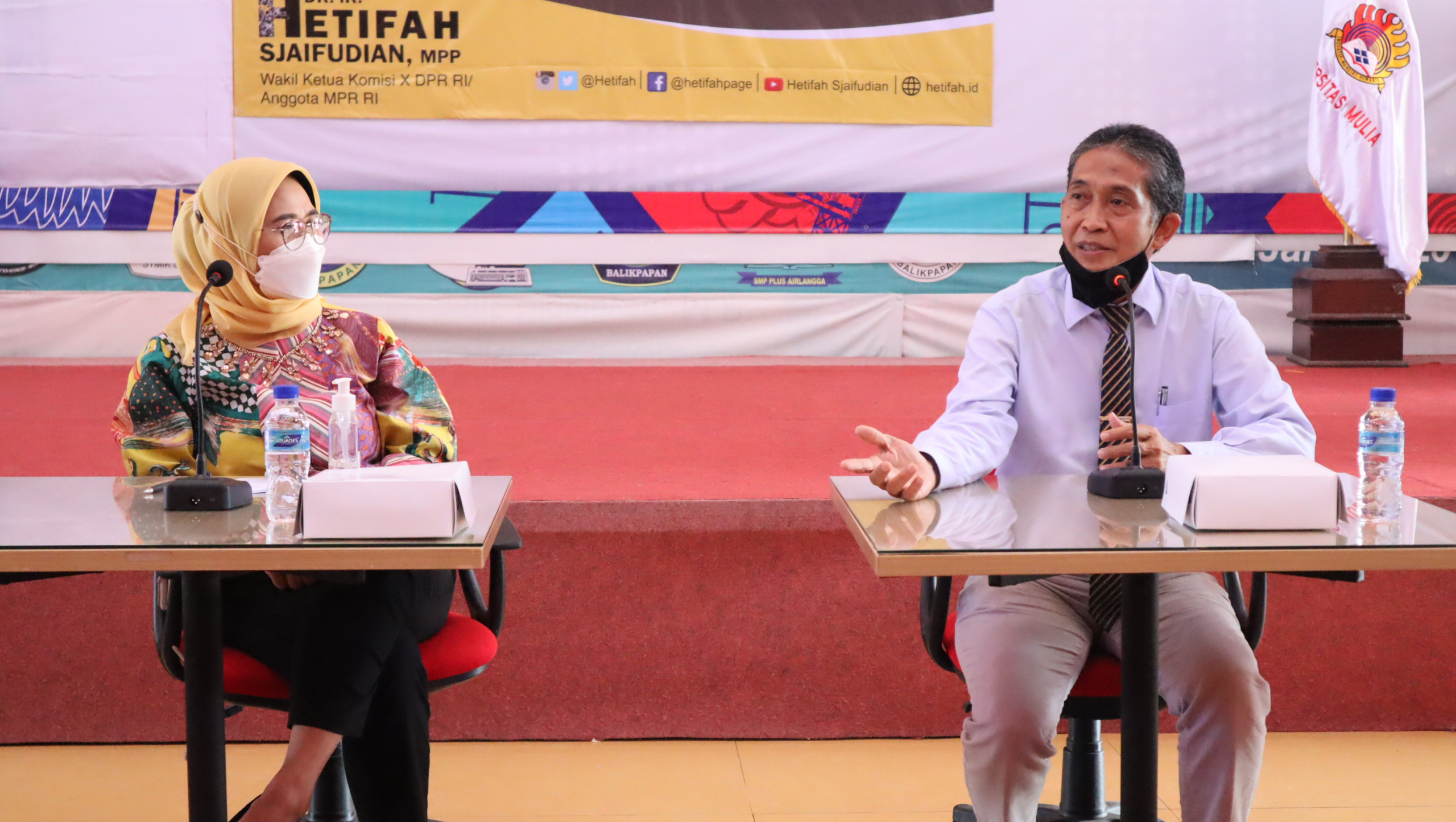 Dr. Ir. Hetifah Sjaifudian, MPP bersama Rektor Universitas Mulia Dr. Agung Sakti Pribadi, S.H., M.H.