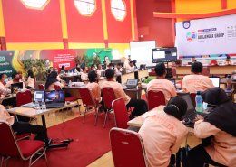 Suasana Raker 2021 yang berlangsung di Aula Kampus Cheng Ho Universitas Mulia, Rabu (24/2). Foto: Nadya