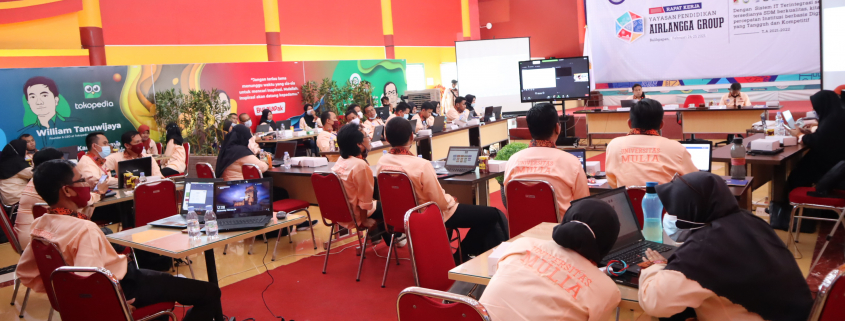 Suasana Raker 2021 yang berlangsung di Aula Kampus Cheng Ho Universitas Mulia, Rabu (24/2). Foto: Nadya