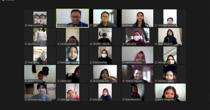 Program Studi (Prodi) S1 Manajemen Universitas Mulia Balikpapan menggelar pelatihan Literasi Digital bagi mahasiswa semester empat, pada Sabtu (27/3)