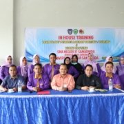 Foto bersama Kepala Kantor PSDKU Kampus Samarinda Muhammad Yani (tengah) bersama para guru SMA Negeri 17 Samarinda