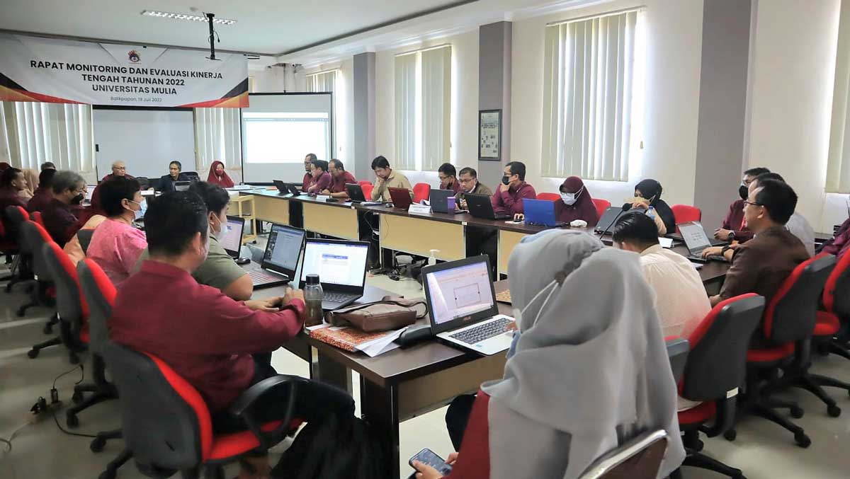 Rapat Monitoring Dan Evaluasi Kinerja Tengah Tahunan Universitas