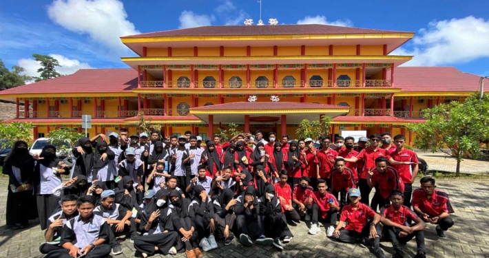 Kunjungan Study Tour SMKTI Labbaika Samarinda di Kampus Utama Universitas Mulia, Jalan Letjen Zaini Azhar Maulani Balikpapan, Rabu (12/10). Foto: Nadya