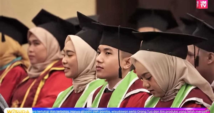 Peserta Wisuda IV Sarjana dan Diploma Universitas Mulia, Sabtu (5/11). Foto: Tangkapan layar