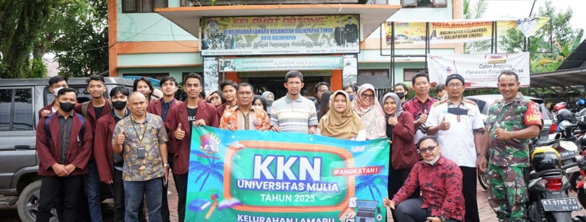 Sebagian mahasiswa dan dosen saat tiba di lokasi KKN Kelurahan Lamaru Kec. Balikpapan Timur, Balikpapan, Kaltim, Kamis (9/2). Foto: Media Kreatif