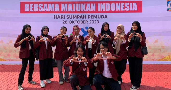 Perwakilan Mahasiswa Universitas Mulia mengikuti Peringatan Hari Sumpah Pemuda (HSP) ke-95 tahun 2023, bertempat di Balai Kota Balikpapan, Sabtu (28/10). Foto: Istimewa