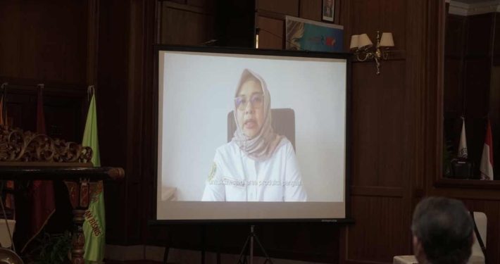Deputi Bidang Lingkungan Hidup dan Sumber Daya Alam Otorita Ibu Kota Nusantara (IKN) Dr. Myrna Asnawati Safitri, S.H., M.A yang dalam hal ini mewakili Kepala OIKN Bambang Susantono. Foto: Nadya/Media Kreatif