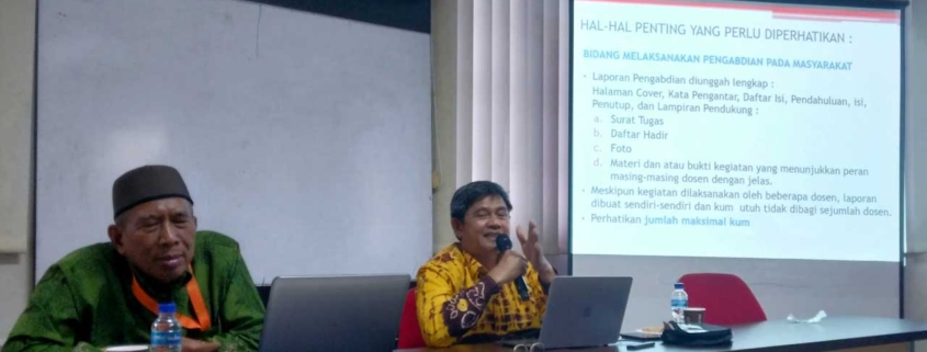 Prof. Dr. Ir. Muhammad Ahsin Rifa'i, M.Si ketika memaparkan rubrik PO BKD dan PAK kepada dosen Universitas Mulia, Jumat (23/2). Foto: SA/Kontributor
