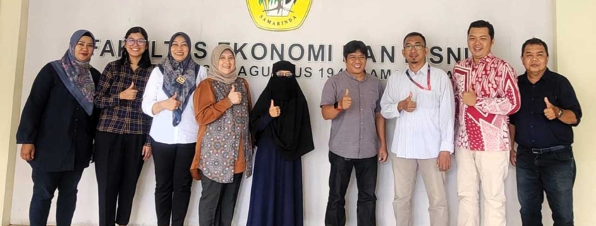 Foto bersama dosen Untag Samarinda dan Universitas Mulia di Kampus Untag Samarinda, Selasa (14/5). Foto: Istimewa
