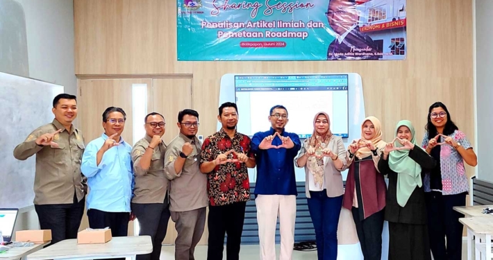 Dosen Fakultas Ekonomi dan Bisnis foto bersama usai Sharing Session. Foto: Istimewa