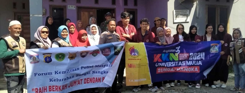 Kegiatan yang memiliki tema Raih Berkah Jum’at dengan Berbagi itu digelar dengan melibatkan Babinsa dan Bhabinkamtibmas, anggota FKPM, Ketua RT dan warga setempat serta mahasiswa KKN Universitas Mulia. Foto: baraberita.com