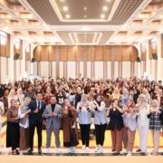 Foto bersama narasumber bersama panitia dan peserta Program Studi S1 Manajemen dalam Seminar Kewirausahaan yang digelar HIMA Manajemen, Sabtu (14/9). Foto: Media Kreatif