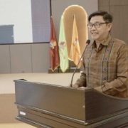 Rektor Prof. Dr. Muhammad Ahsin Rifa'i secara resmi meluncurkan penerbit Mulia Press, Jumat (18/10). Foto: Media Kreatif