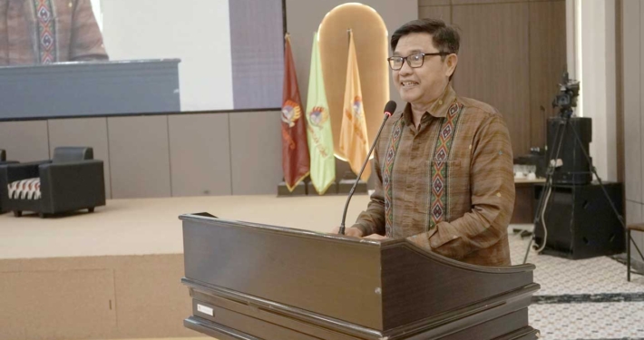 Rektor Prof. Dr. Muhammad Ahsin Rifa'i secara resmi meluncurkan penerbit Mulia Press, Jumat (18/10). Foto: Media Kreatif