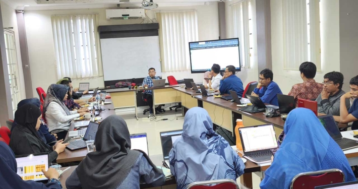 Suasana Bimbingan Teknis penyusunan MUK LSP Universitas Mulia di Ruang Eksekutif, Senin (10/2/2025). Foto: Vio/Media Kreatif
