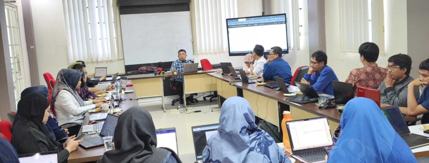 Suasana Bimbingan Teknis penyusunan MUK LSP Universitas Mulia di Ruang Eksekutif, Senin (10/2/2025). Foto: Vio/Media Kreatif