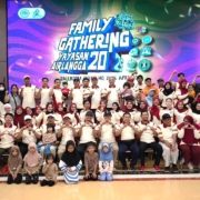 Foto bersama sivitas Universitas Mulia. Foto: Media Kreatif