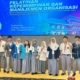 Sadam Rizata (paling kanan) foto bersama dengan teman-temannya satu kelompok dari SMA lainnya. Foto: Istimewa
