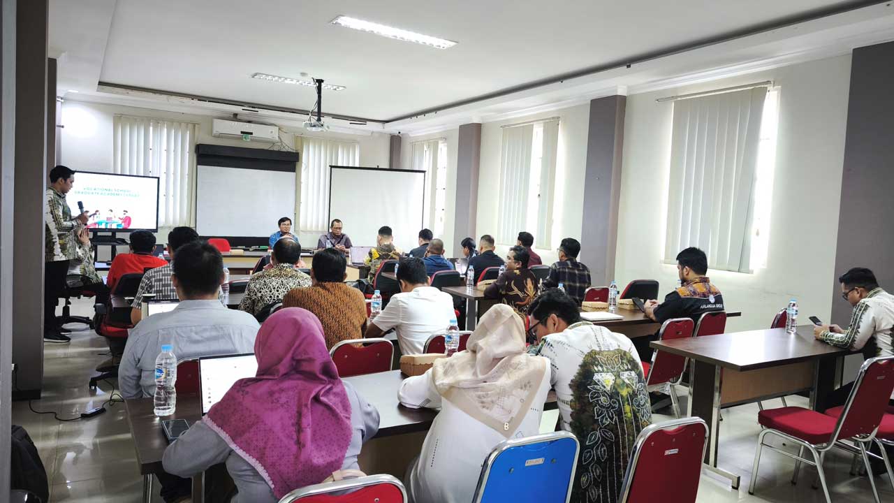 Monitoring dan Evaluasi Kegiatan VSGA Regional Kalimantan Timur yang diselenggarakan oleh Balai Pengembangan Sumber Daya Manusia dan Penelitian Komunikasi dan Informatika (BPSDMP KOMINFO) Banjarmasin di Kampus Universitas Mulia, Selasa (26/8). Foto: Media Kreatif