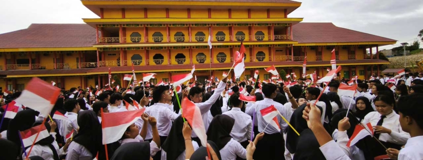Sebaigian Mahasiswa Baru 2025 usai mengikuti Upacara Detik-detik Proklamasi Kemerdekaan ke-80 RI. Foto: Media Kreatif