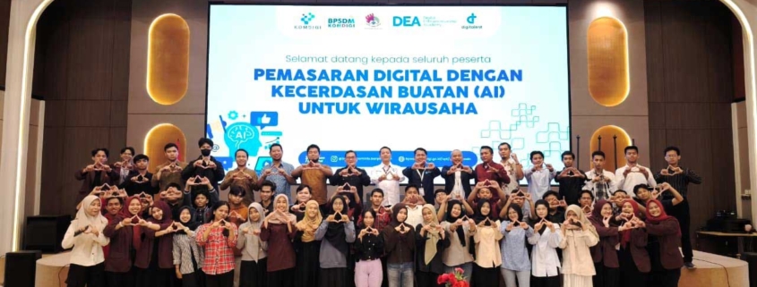 Foto bersama sebagian pelatihan Digital Entrepreneurship Academy (DEA) yang diselenggarakan oleh Kementerian Komunikasi dan Informatika (Kominfo) di Ballroom Cheng Ho Universitas Mulia, Rabu (17/9/2025). Foto: Vio/Media Kreatif